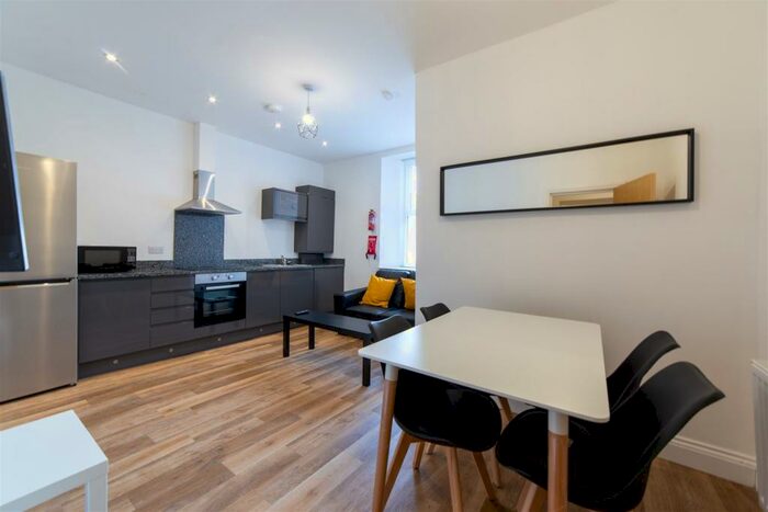 2 Bedroom Apartment To Rent In &#pppw - Osborne Terrace, Newcastle Upon Tyne, NE2