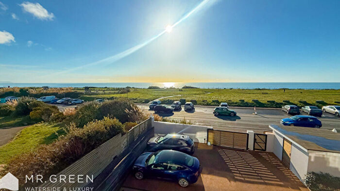 2 Bedroom Apartment For Sale In Aquarius, Boscombe Overcliff Drive, Bournemouth, BH5