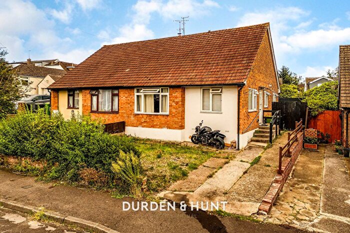 2 Bedroom Semi-detached Bungalow For Sale In Kendal Close, Hullbridge, SS5