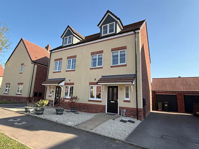3 Bedroom Semi-Detached House To Rent In Lea Castle Drive, Lea Castle, Kidderminster, DY10