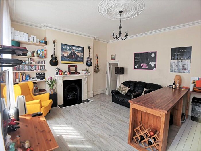 1 Bedroom Flat To Rent In Hornsey Road, London, N19