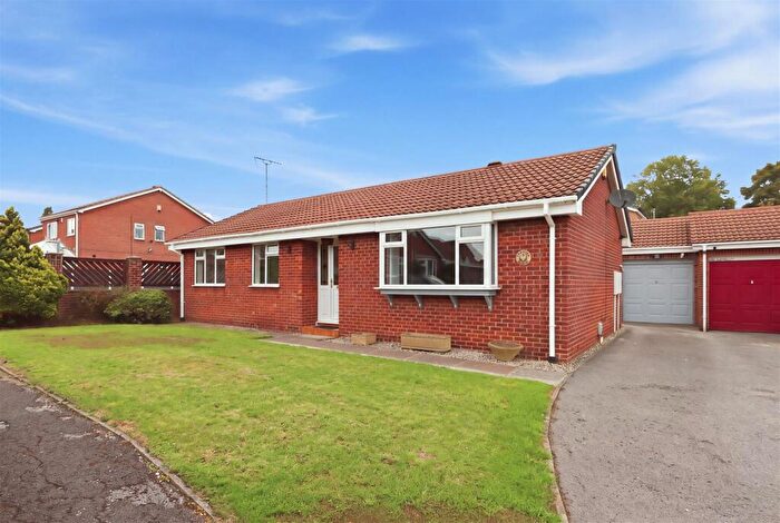 2 Bedroom Detached Bungalow For Sale In Pewit Close, Holmewood, Chesterfield, S42