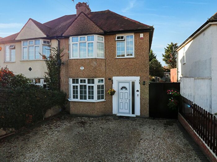 3 Bedroom Semi Detached House For Sale In Chiltern Road, Burnham, Buckinghamshire, SL1