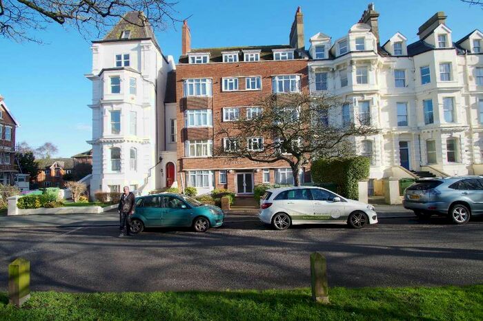 2 Bedroom Flat To Rent In Hillstone Court, Castle Hill Avenue, Folkesotne, CT20