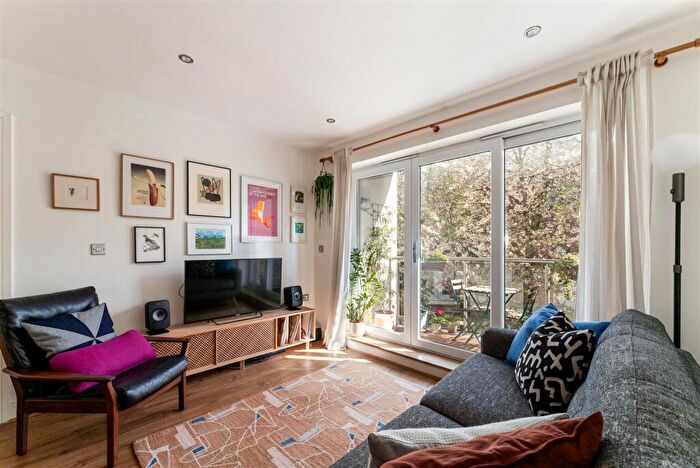 2 Bedroom Flat For Sale In Thomas Jacomb Place, Walthamstow, E17