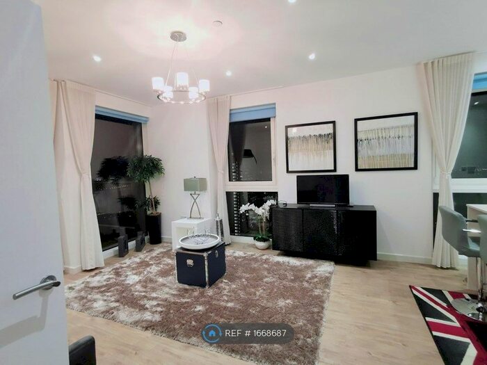 2 Bedroom Flat To Rent In Bailey Street, London, SE8