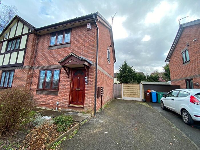 2 Bedroom Semi Detached House To Rent In Chaffinch Close, Sharston, M22