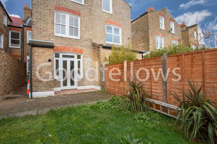 5 Bedroom Property To Rent In Norfolk House Road, London, SW16