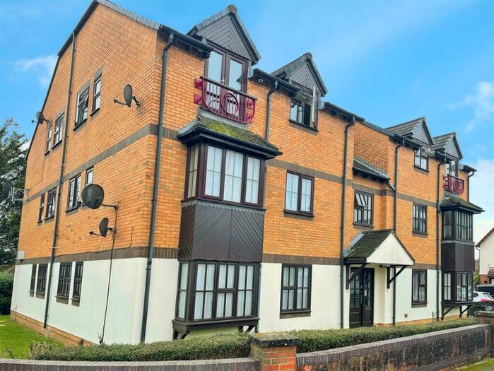 1 Bedroom Flat For Sale In Gorse Meade, Slough, SL1