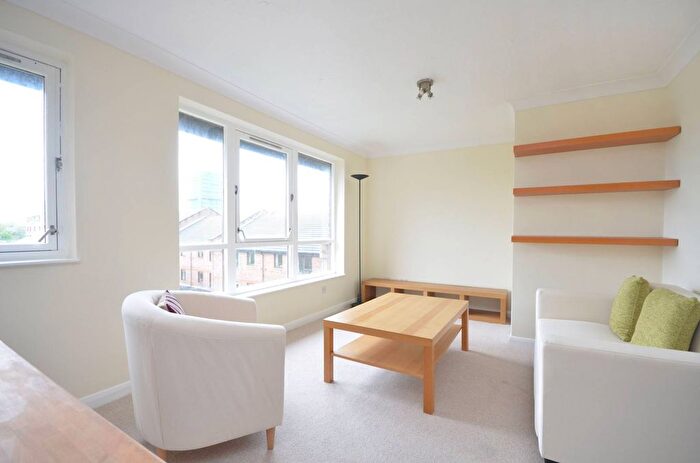 2 Bedroom Flat To Rent In Maltings Place, Fulham, London, SW6