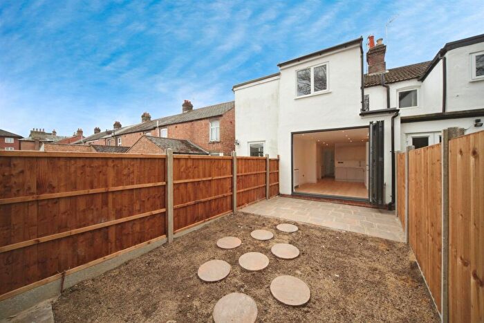 3 Bedroom Terraced House For Sale In Edward Street, Dunstable, LU6