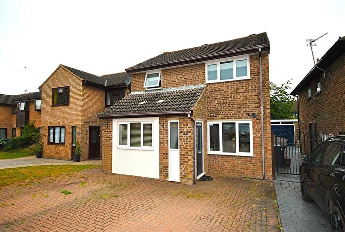 4 Bedroom Detached House For Sale In Oak Close, Hartwell, Northampton, NN7