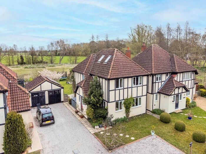 4 Bedroom Detached House For Sale In Wimbish Manor Estate, Fowlmere Road, Shepreth, SG8