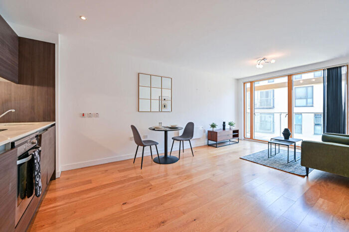 2 Bedroom Flat For Sale In Crampton Street, London, , Elephant And Castle, London, SE17