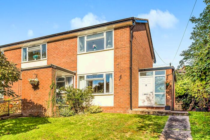2 Bedroom Flat For Sale In Walnut Close, Pant, Oswestry, Shropshire, SY10