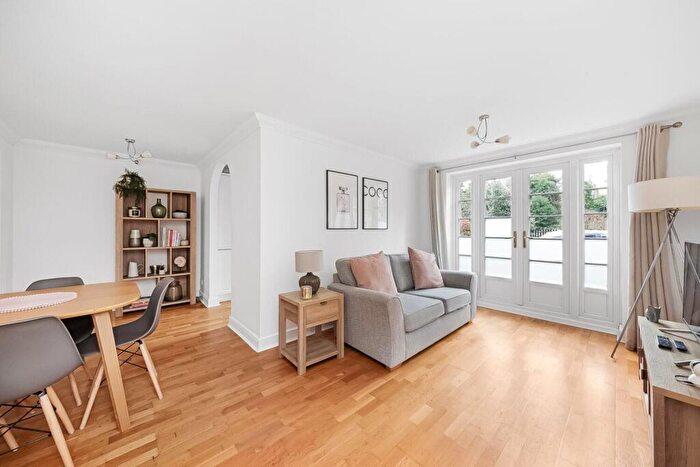 1 Bedroom Apartment For Sale In Croxted Road, Dulwich, London, SE21