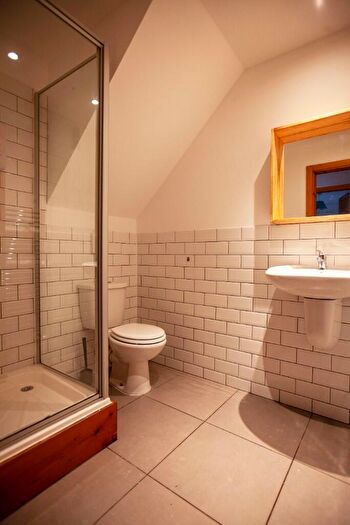 6 Bedroom Semi-Detached House To Rent In Exbury Street, Manchester, Greater Manchester, M14