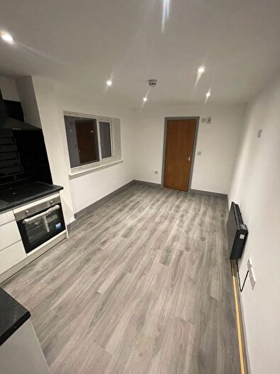 Studio To Rent In Milnrow Road, Shaw, Oldham, OL2