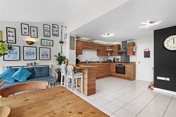 4 Bedroom End Of Terrace House For Sale In Brunel Drive, Hailsham, East Sussex, BN27
