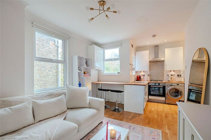1 Bedroom Flat To Rent In Leigham Vale, London, SW16