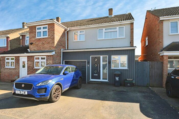 4 Bedroom Semi Detached House For Sale In Ranworth Avenue, Hoddesdon, EN11