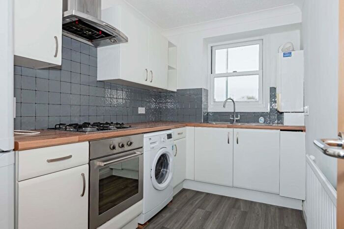 2 Bedroom Flat For Sale In Blatchington Road, Hove, BN3