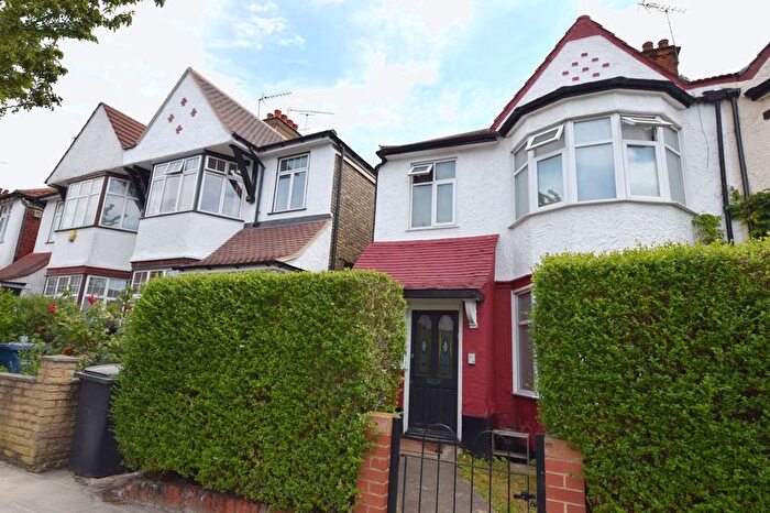 3 Bedroom Semi-Detached House To Rent In Leeside Crescent, Temple Fortune, NW11