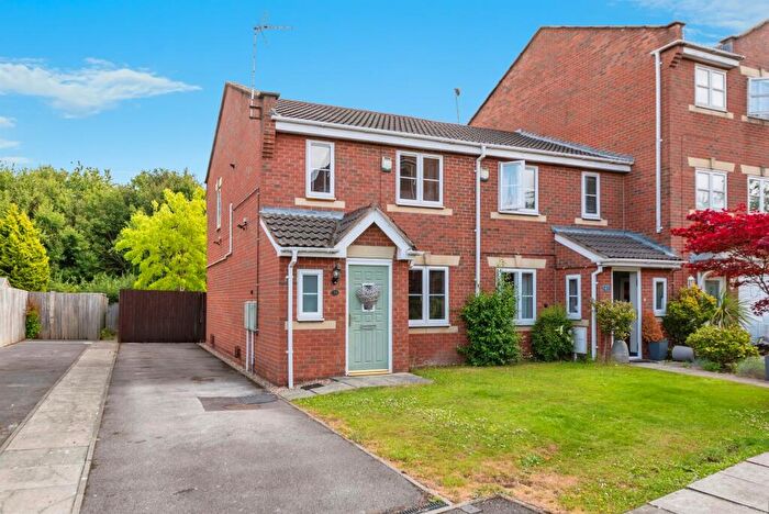3 Bedroom Semi-Detached House For Sale In Cludd Avenue, Newark, NG24