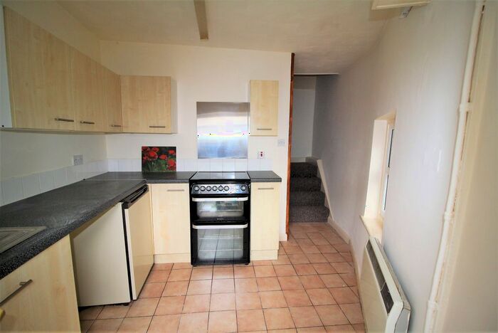 1 Bedroom Flat To Rent In Market Street, Newton Abbot, TQ12