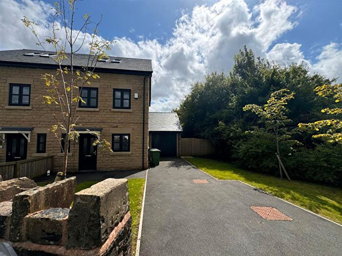 4 Bedroom Property To Rent In Goodshawfold Road, Rossendale, BB4