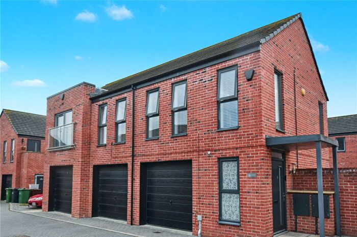 2 Bedroom Detached House For Sale In Fox Lane, Allerton Bywater, West Yorkshire, WF10