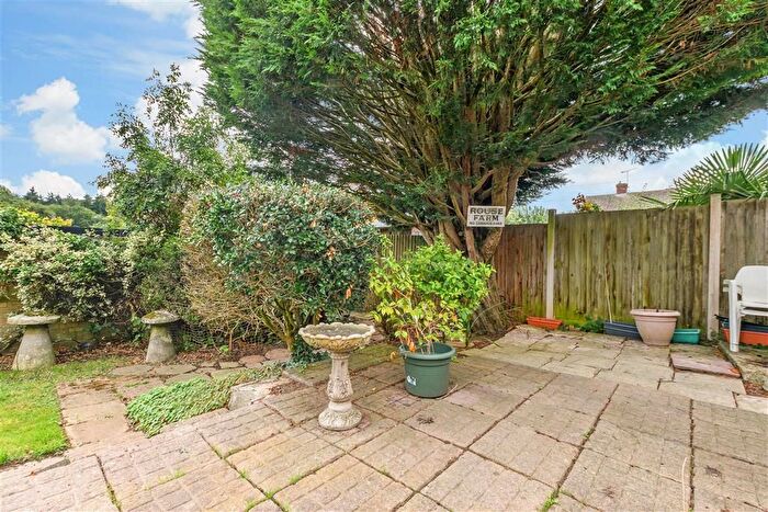 3 Bedroom Semi-Detached Bungalow For Sale In Penshurst Close, West Kingsdown, Sevenoaks, Kent, TN15