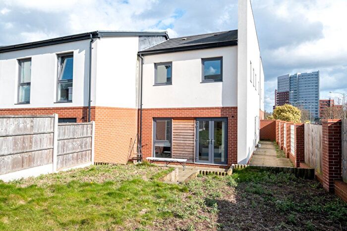 3 Bedroom Semi Detached House To Rent In Madison Walk, Edgbaston, Birmingham, B15