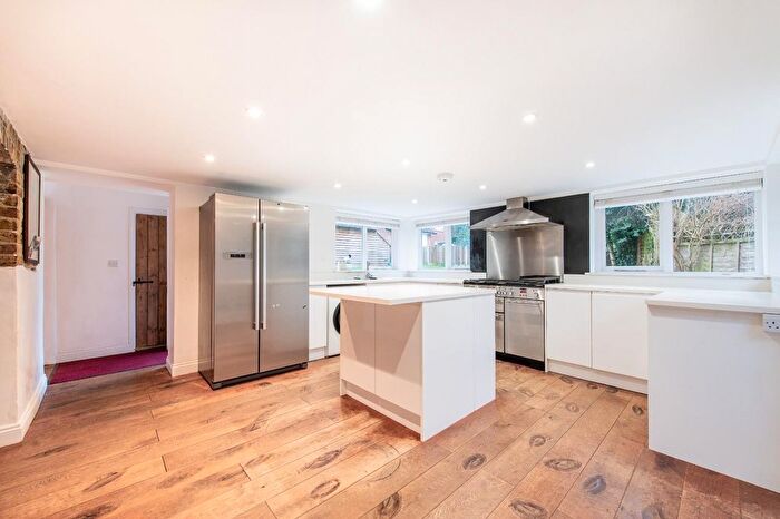 3 Bedroom Detached House For Sale In Roundwell, Bearsted, Maidstone, ME14