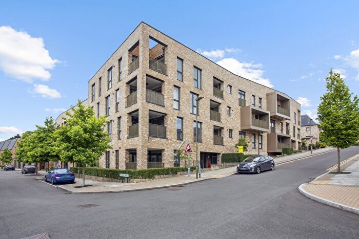 2 Bedroom Flat To Rent In Dollis Valley Drive, Barnet, EN5