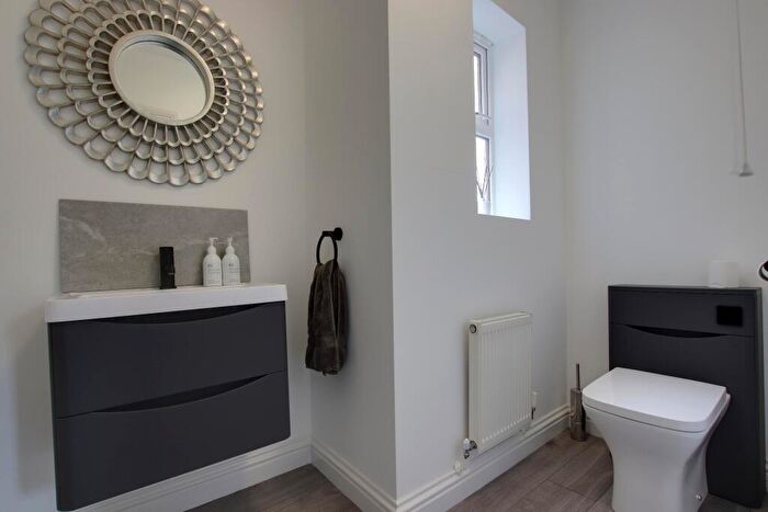 5 Bedroom Detached House For Sale In Highlands Road, Fareham, PO16
