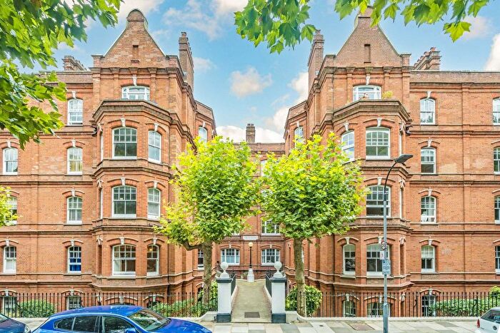 1 Bedroom Flat To Rent In Queen's Club Gardens, West Kensington, W14