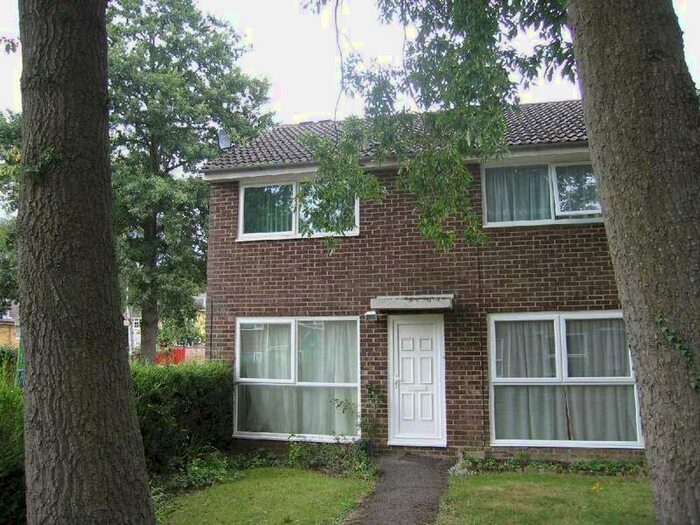 2 Bedroom Property To Rent In Hawfinch Close, Southampton, SO16