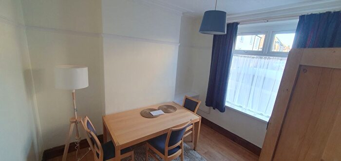 3 Bedroom Terraced House To Rent In Cyfarthfa Street, Cardiff, CF24