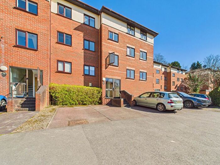 2 Bedroom Flat To Rent In Winchester Court, London Road, High Wycombe, HP11