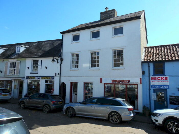 1 Bedroom Flat To Rent In Market Place, Saxmundham, IP17