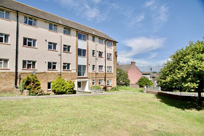 2 Bedroom Apartment For Sale In Chapelhay Heights, Weymouth, DT4