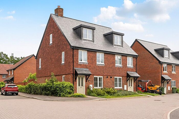 4 Bedroom Semi-Detached House For Sale In Badgers Bolt, Winchester, SO21