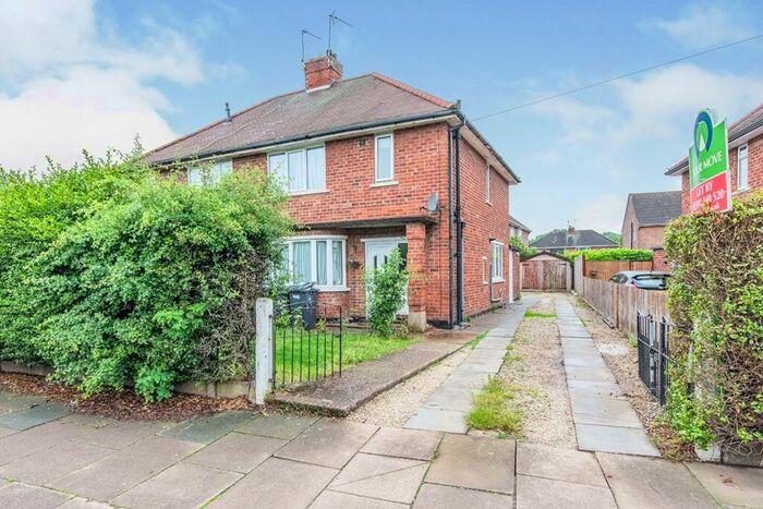 3 Bedroom Semi-Detached House To Rent In Everingham Road, Cantley, Doncaster, South Yorkshire, DN4