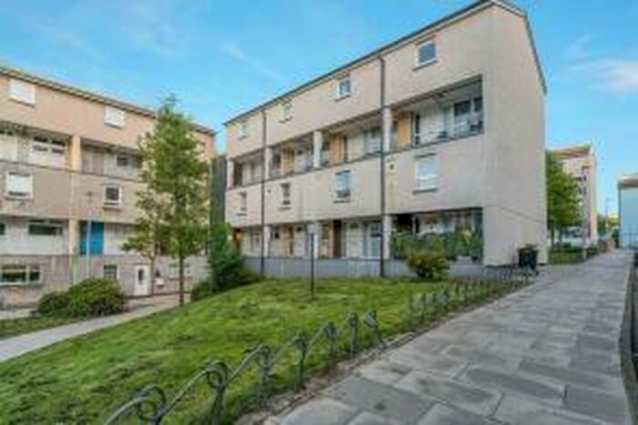 2 Bedroom Flat To Rent In Viewcraig Street, Holyrood, Edinburgh, EH8