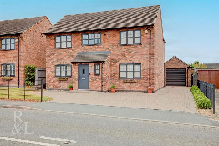 4 Bedroom Detached House For Sale In Park Road, Newhall, DE11