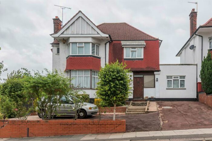 5 Bedroom House To Rent In Allington Road, Hendon, NW4
