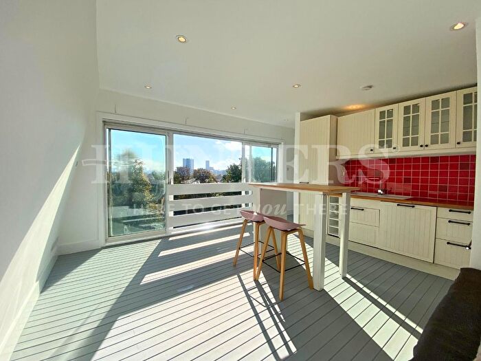 2 Bedroom Flat To Rent In South Villas, London, London, NW1