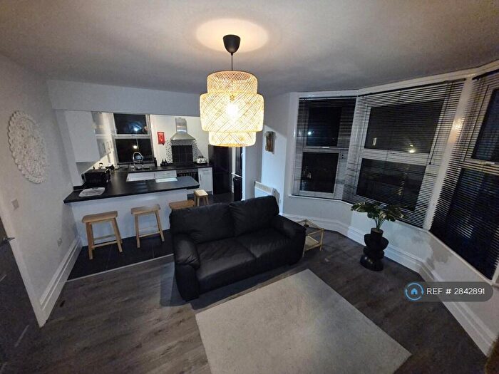 2 Bedroom Flat To Rent In Blenheim Park Road, South Croydon, CR2