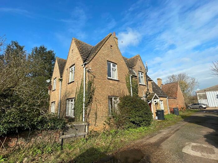 3 Bedroom Farmhouse For Sale In Grange Farm Amp; Buildings, Grange Lane, Cople, Bedfordshire, MK44